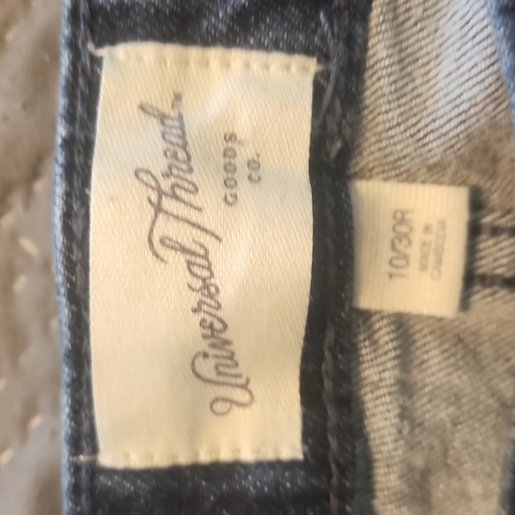 Universal threads vintage midi jean shorts size 10 or 30 - Picture 3 of 5